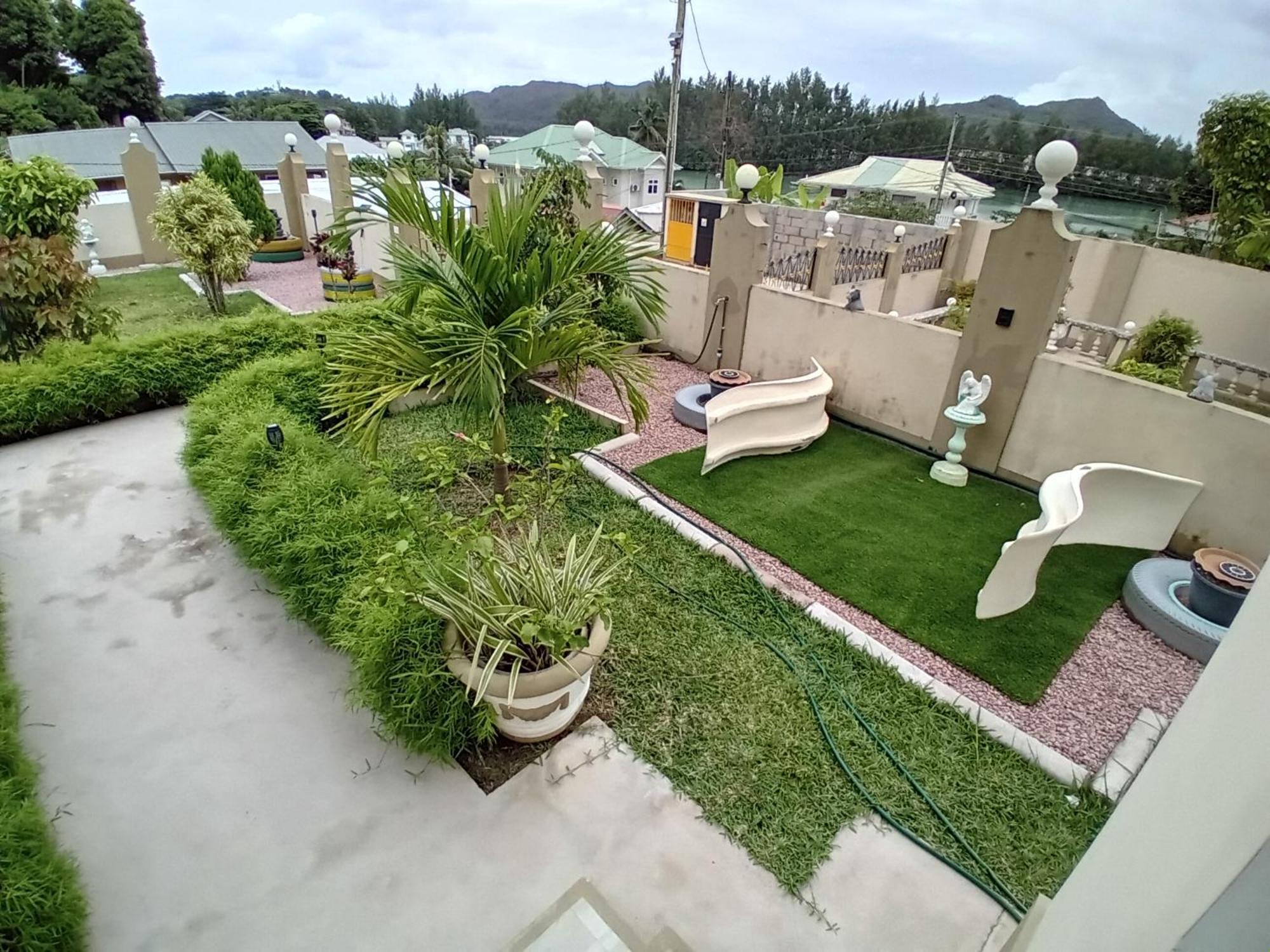 La Residence D'Almee Guesthouse Baie Sainte Anne Kültér fotó
