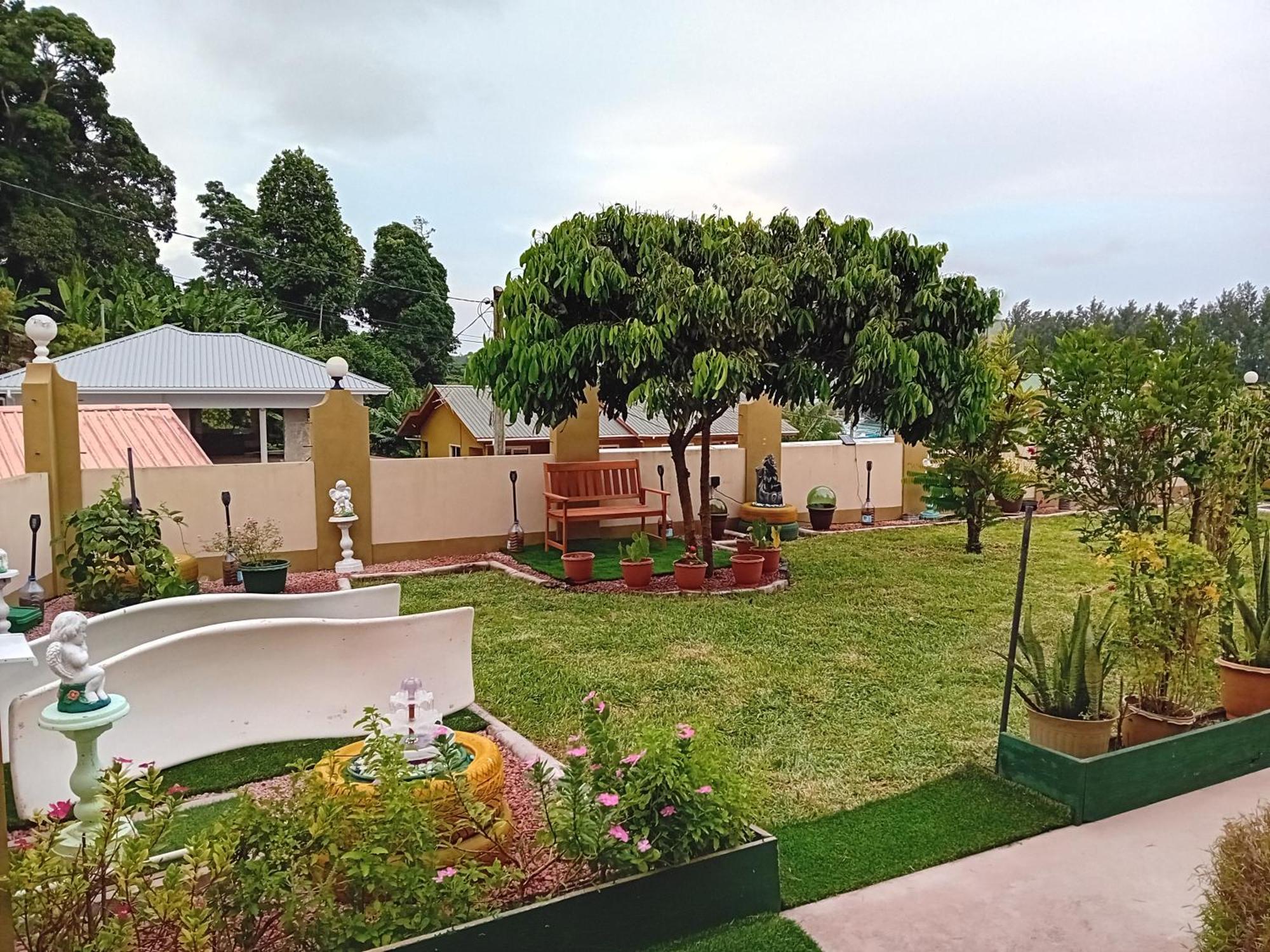 La Residence D'Almee Guesthouse Baie Sainte Anne Kültér fotó